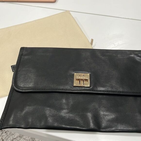 Jaspal Black clutch never use w/ tags from Thailand 🌈host pick 🌈 - Picture 3 of 13